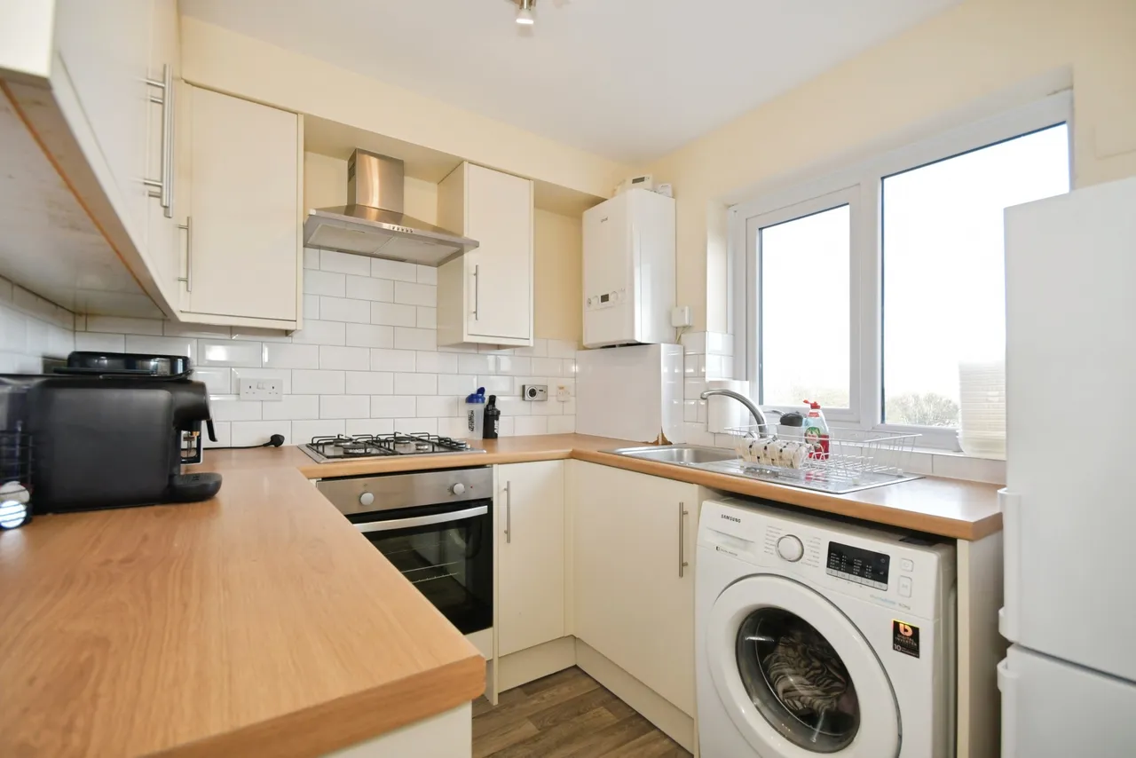 Burns Drive, Dronfield, photo 6