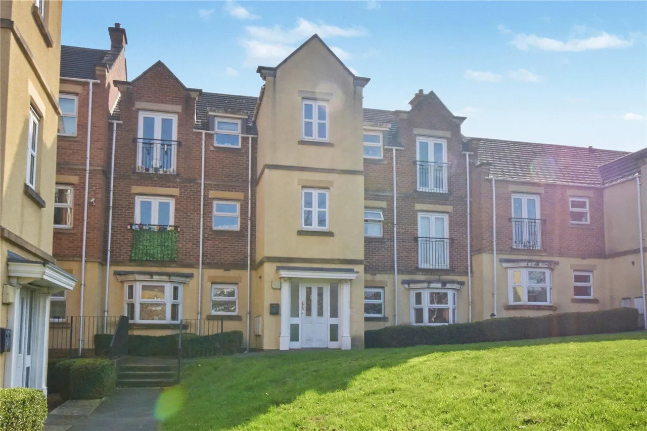 2 bed flat for sale, Whitehall Green, Leeds, LS12