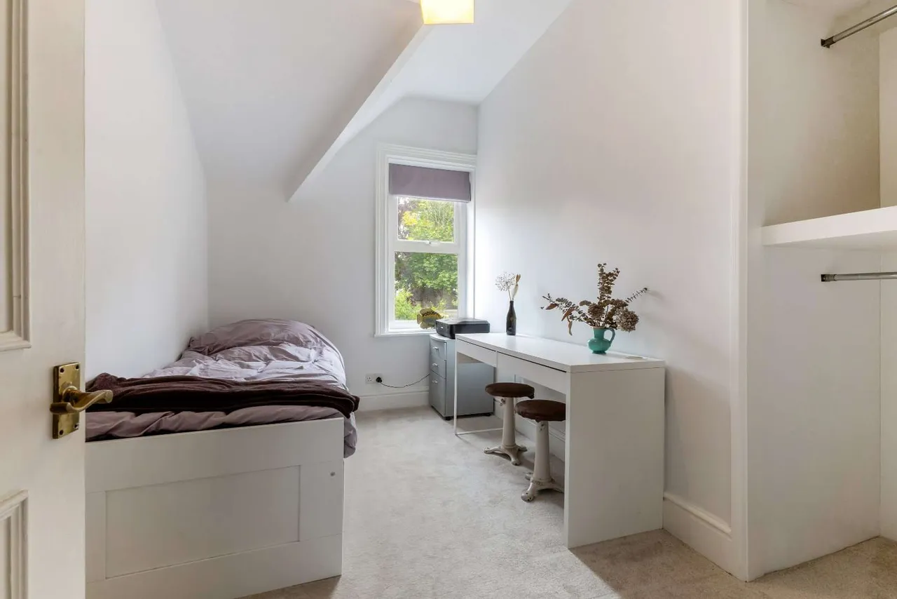 Burton Park Road, Petworth, West Sussex, GU28 0JU, photo 8