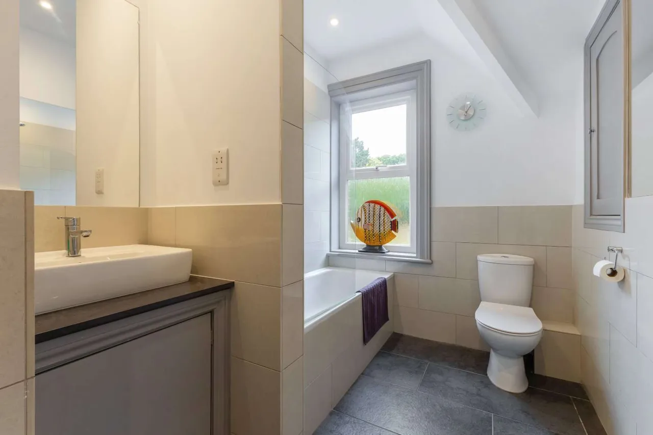 Burton Park Road, Petworth, West Sussex, GU28 0JU, photo 10