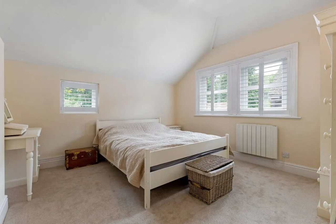 Burton Park Road, Petworth, West Sussex, GU28 0JU, photo 9