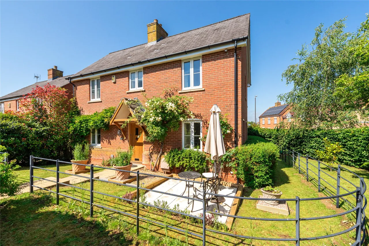 4 bed property for sale, Whitehead Way, Buckingham, MK18
