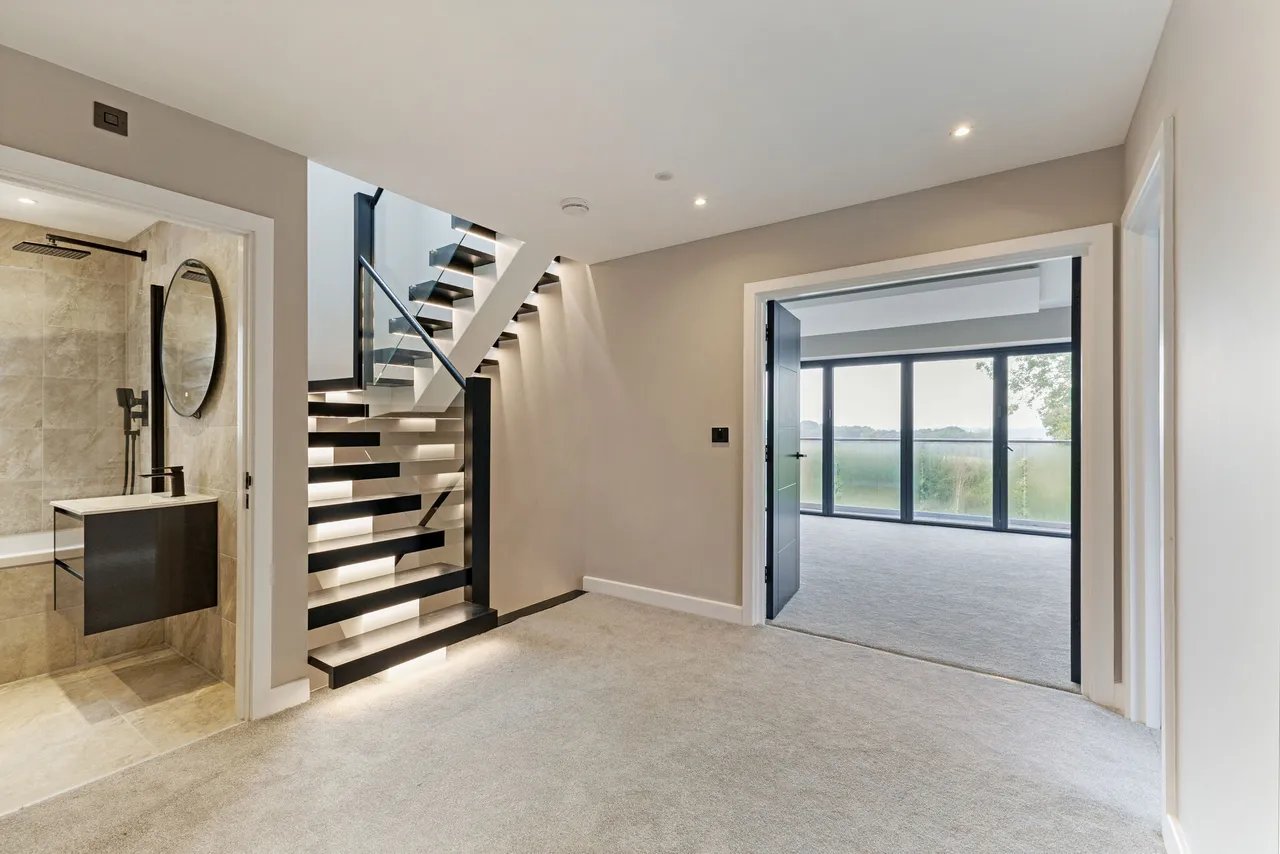 The Furlongs, Tadworth, KT20, photo 9