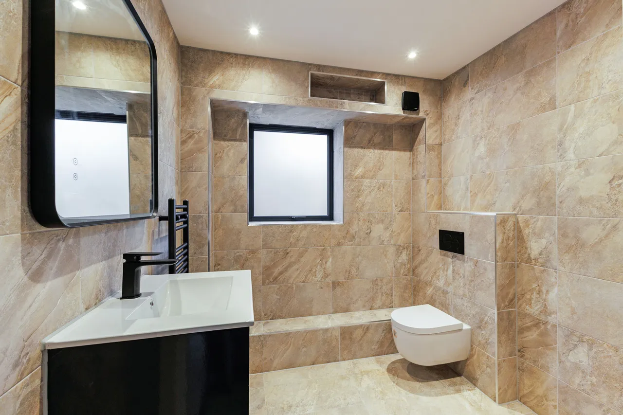 The Furlongs, Tadworth, KT20, photo 8