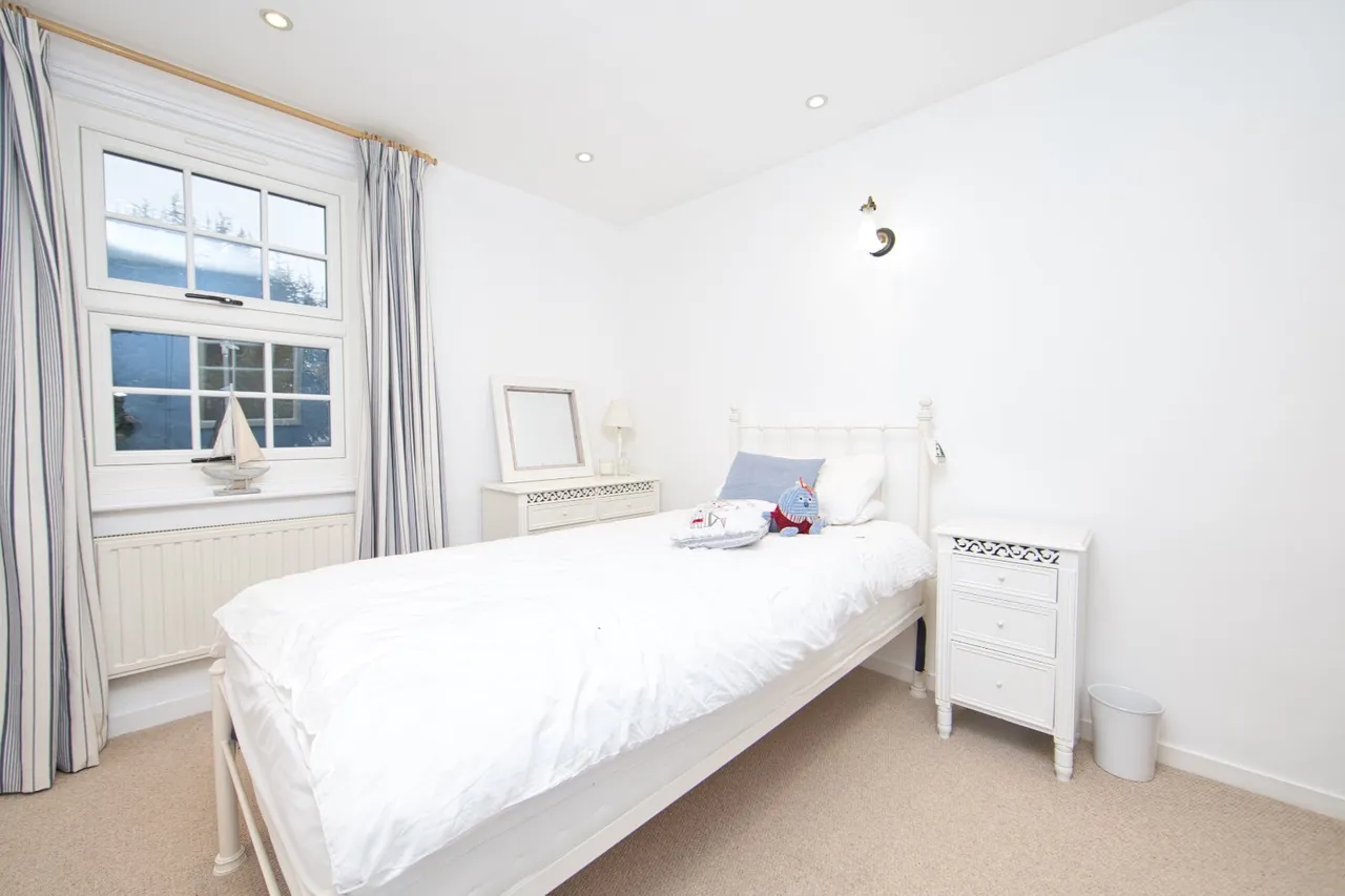 Nelson Street, Deal, CT14, photo 10