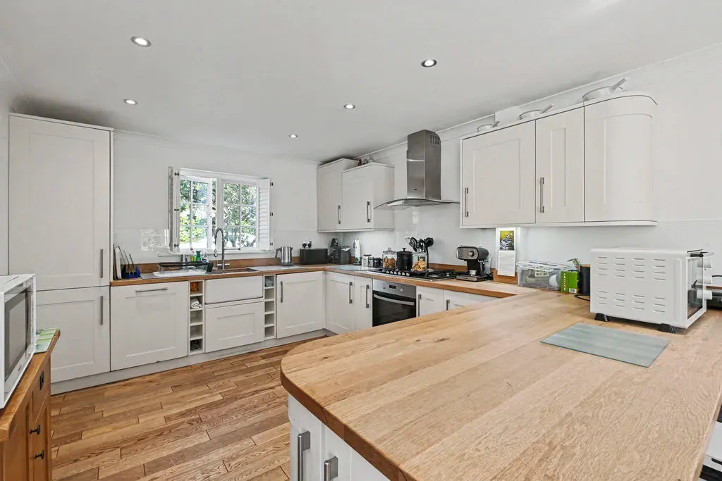 London Road, Aston Clinton, Aylesbury, Buckinghamshire, HP22 5GW, photo 3