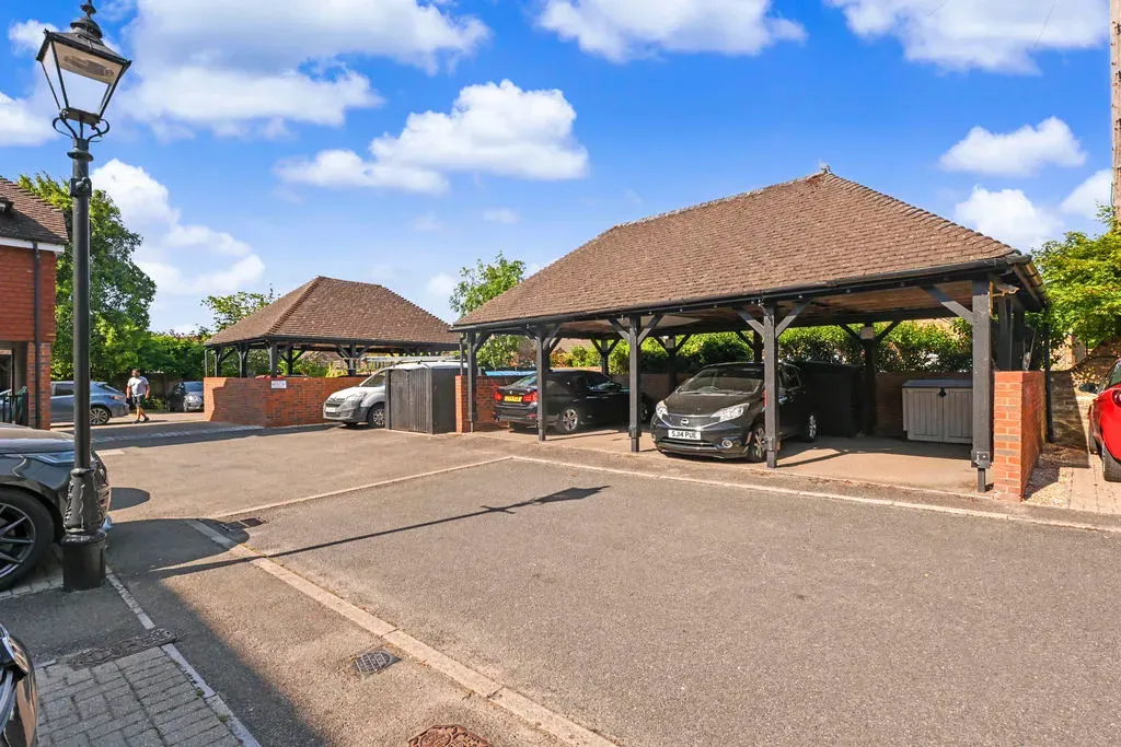 London Road, Aston Clinton, Aylesbury, Buckinghamshire, HP22 5GW, photo 13
