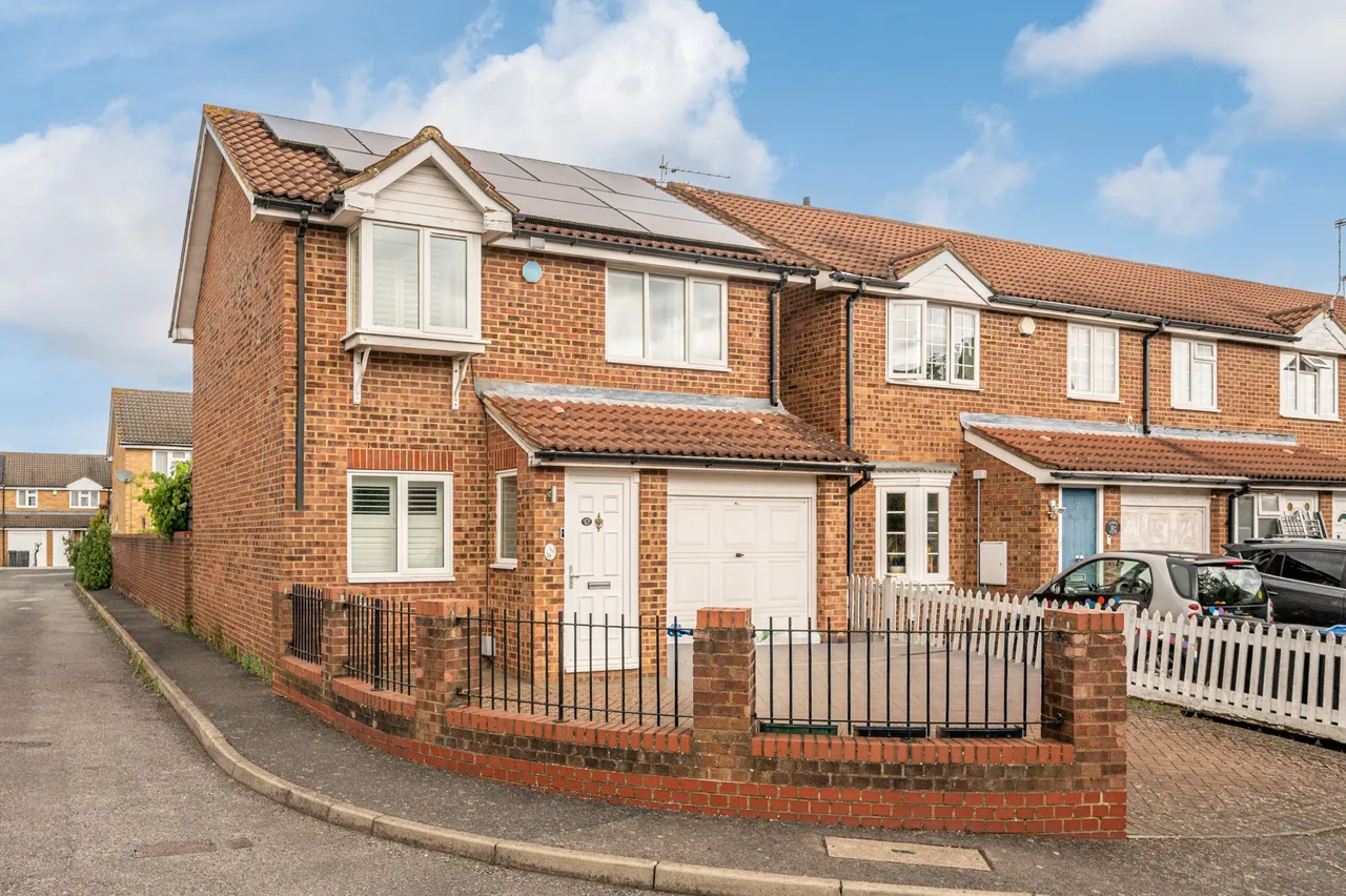44 Veals Mead, Mitcham, photo 4