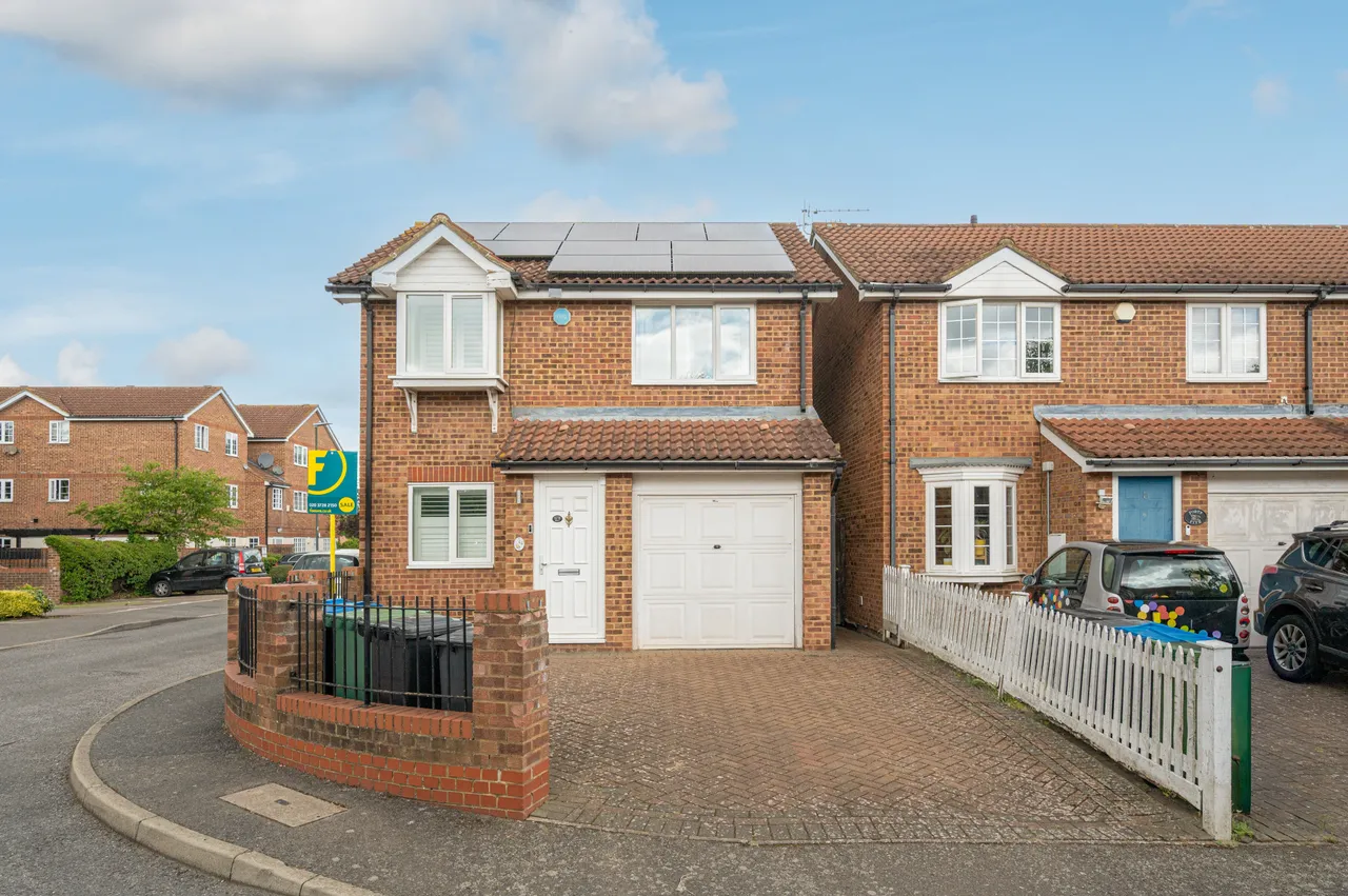 3 bed house for sale — 44 Veals Mead, Mitcham