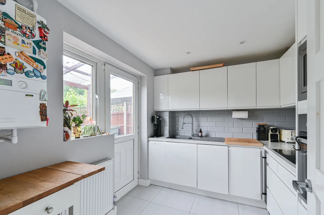 44 Veals Mead, Mitcham, photo 5