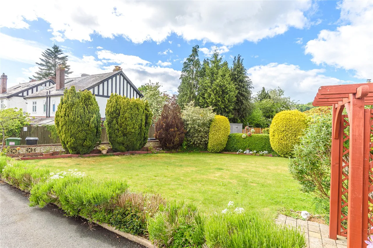 Green Acres, Llanidloes Road, Newtown, Powys, SY16 1HZ, photo 27