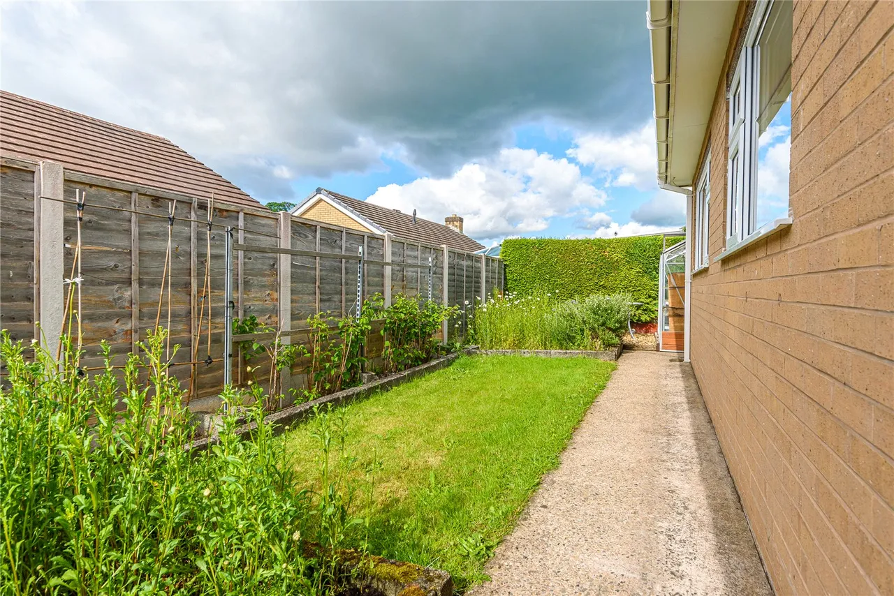 Green Acres, Llanidloes Road, Newtown, Powys, SY16 1HZ, photo 23
