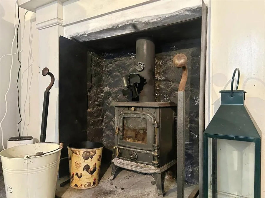High Street, Ventnor, PO38, photo 13