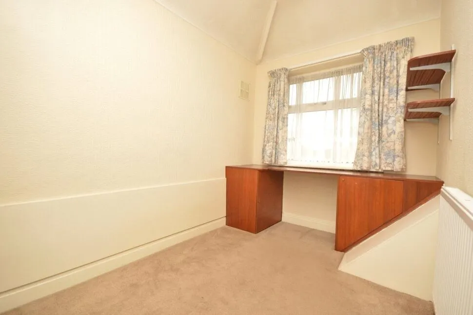 Hall Farm Drive, Whitton, Twickenham, TW2, photo 9