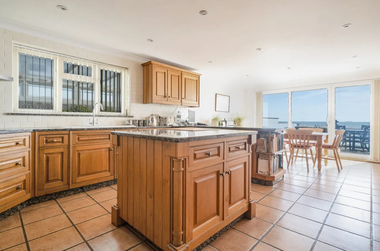 Warner Road, Selsey, PO20, photo 6