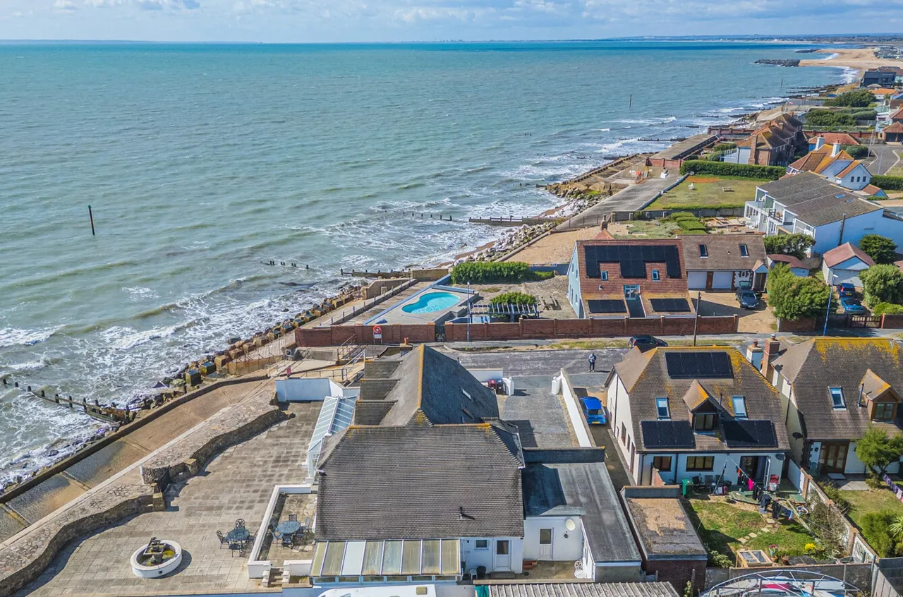 Warner Road, Selsey, PO20, photo 3