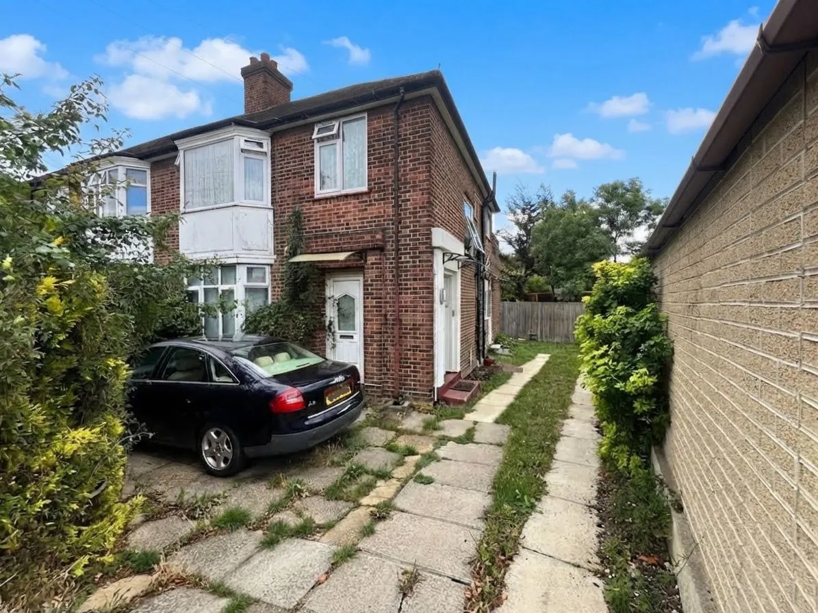 2 bed flat for sale, Wordsworth Avenue, Greenford, UB6