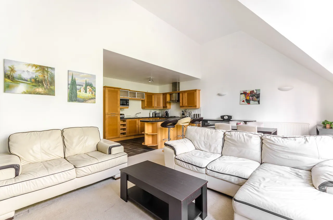 Flat 6, 61 Putney Bridge Road, London, photo 6
