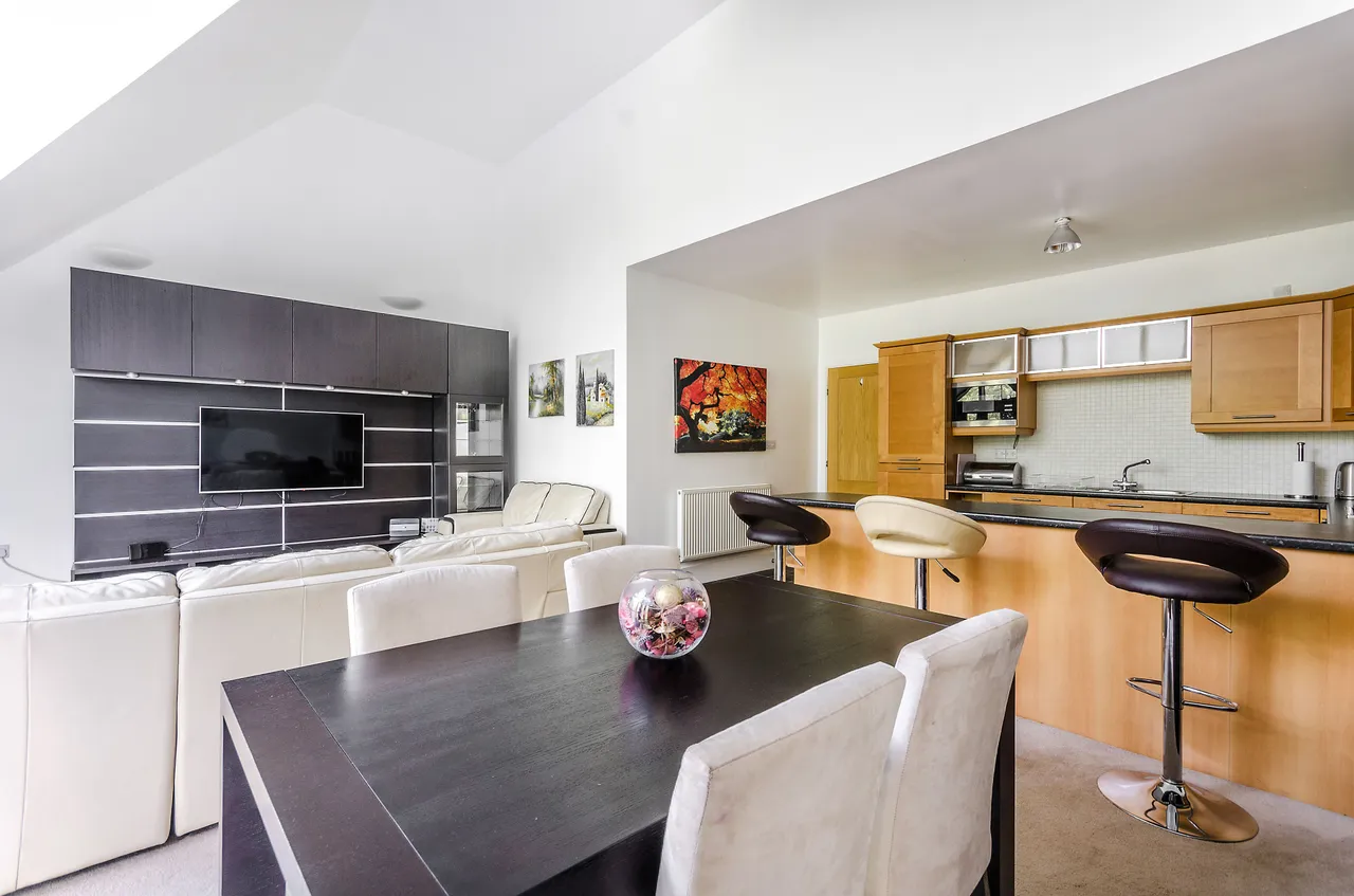 Flat 6, 61 Putney Bridge Road, London, photo 12