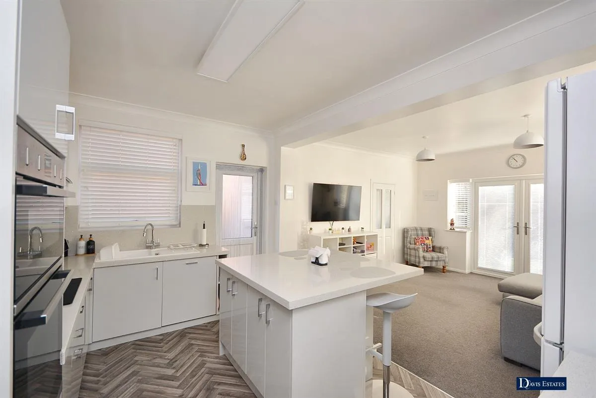 Harrow Drive, Hornchurch, RM11, photo 8
