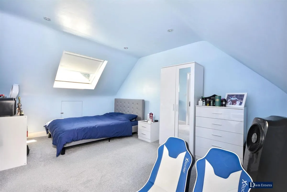 Harrow Drive, Hornchurch, RM11, photo 13