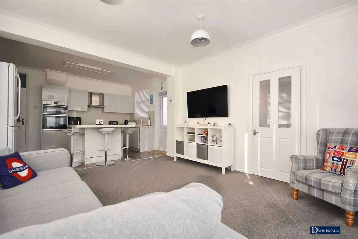 Harrow Drive, Hornchurch, RM11, photo 7