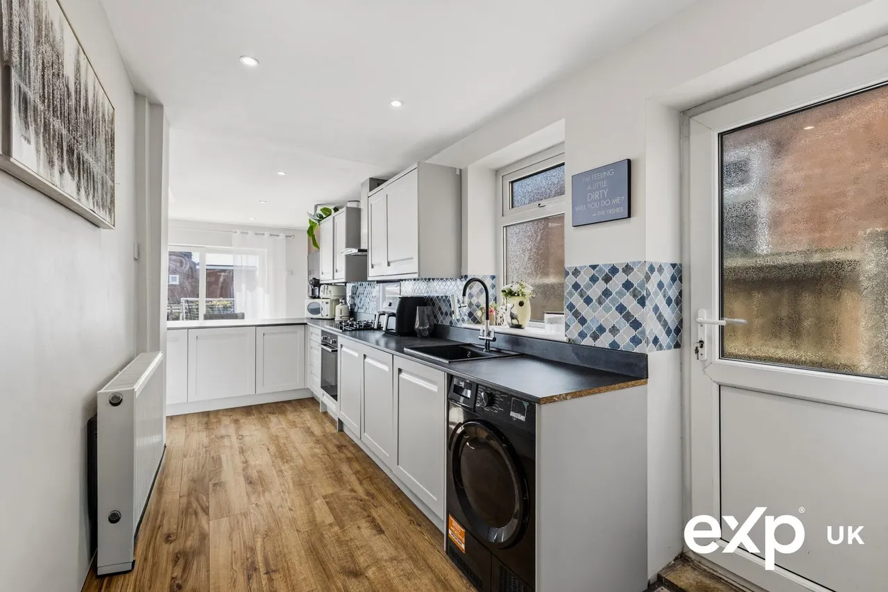 Leeming Lane South, Mansfield Woodhouse, NG19 9AJ, photo 9