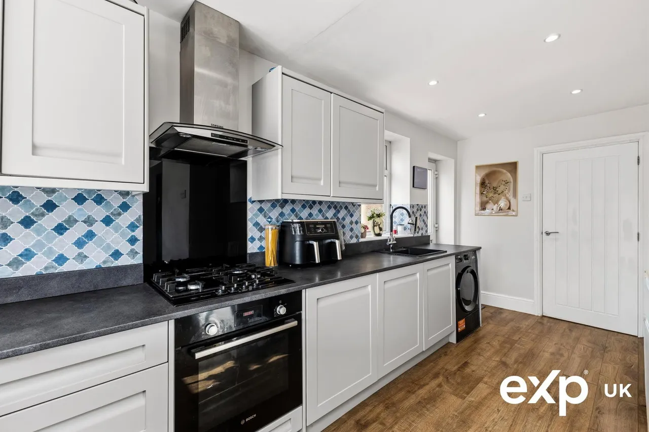 Leeming Lane South, Mansfield Woodhouse, NG19 9AJ, photo 8