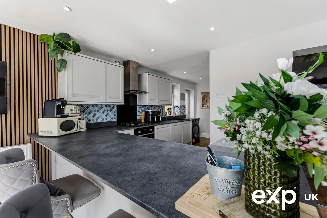 Leeming Lane South, Mansfield Woodhouse, NG19 9AJ, photo 6