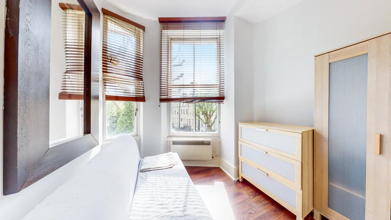 Sutherland Avenue, London, W9, photo 11