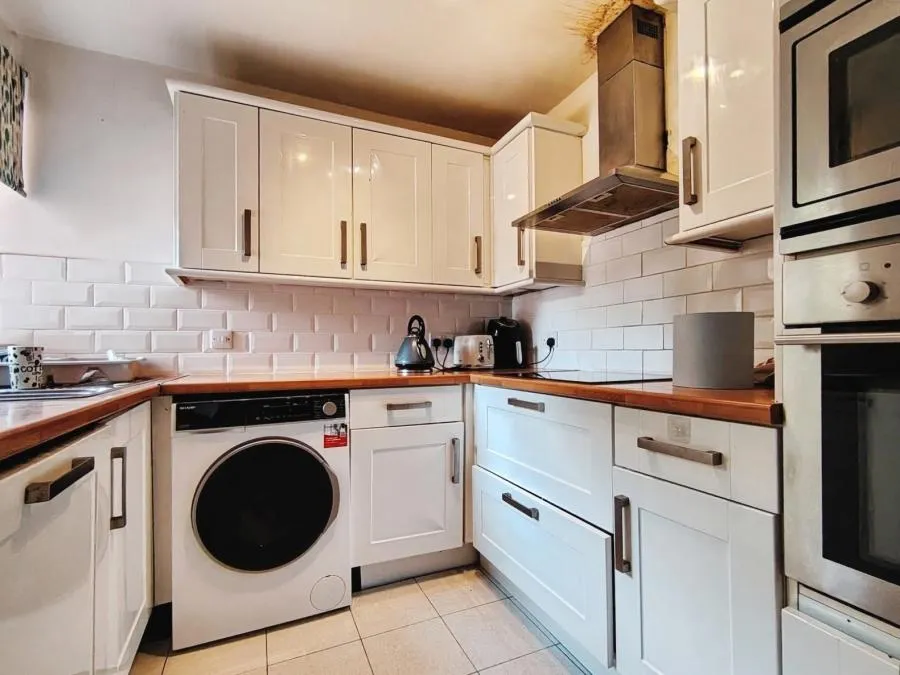 2 bed flat for sale, Epping Close, Reading, RG1