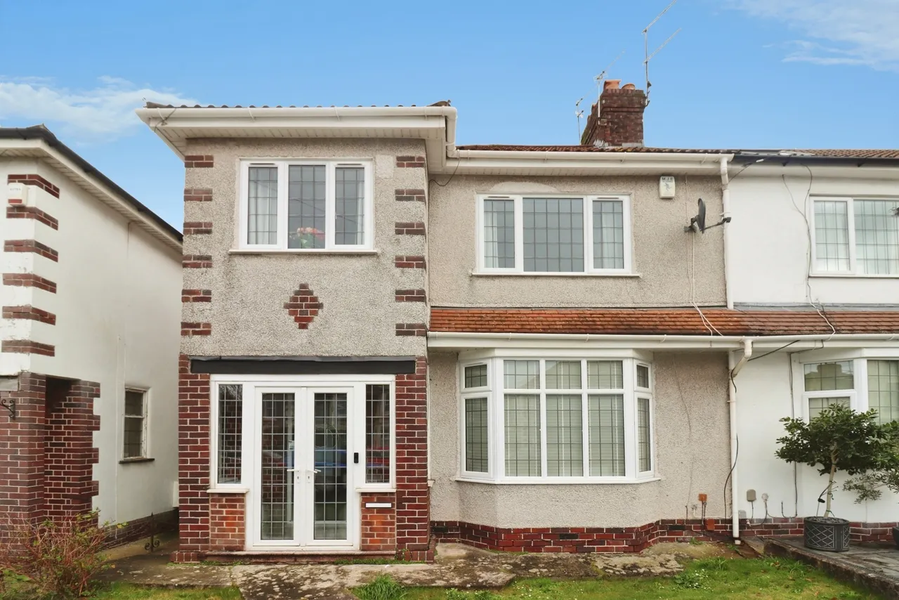 3 bed house for sale — Cleeve Hill, Downend, Bristol, BS16