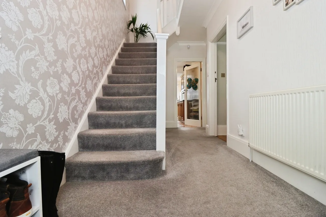Cleeve Hill, Downend, Bristol, BS16, photo 4