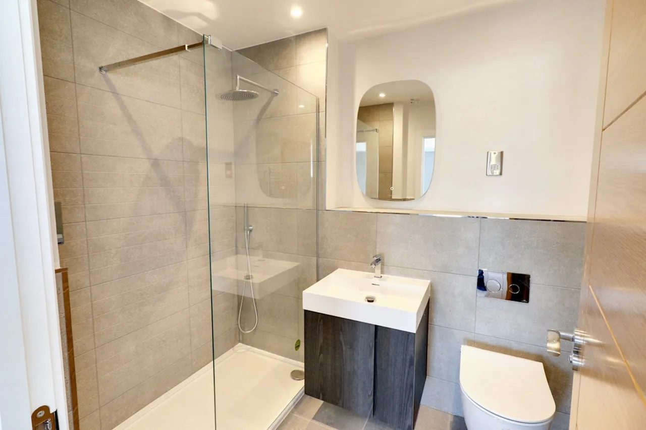 Cleves Gardens, Leicester, LE2, photo 13