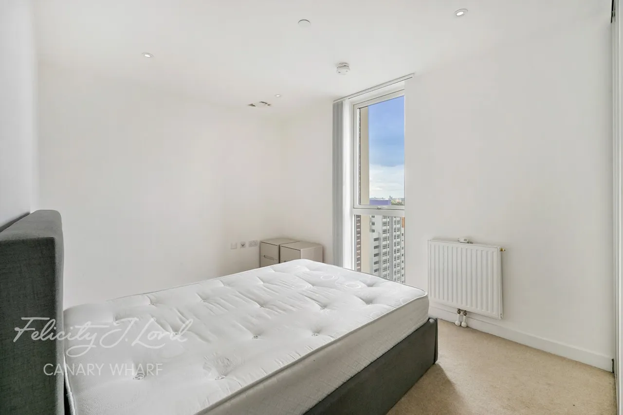 Terry Spinks Place, London, E16, photo 9