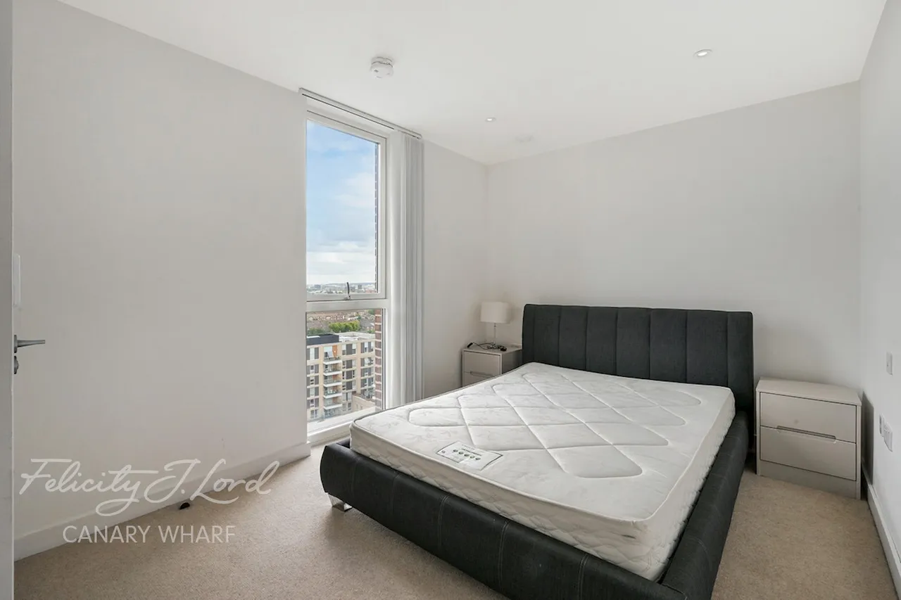 Terry Spinks Place, London, E16, photo 7