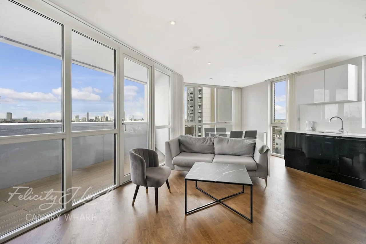 2 bed flat for sale, Terry Spinks Place, London, E16