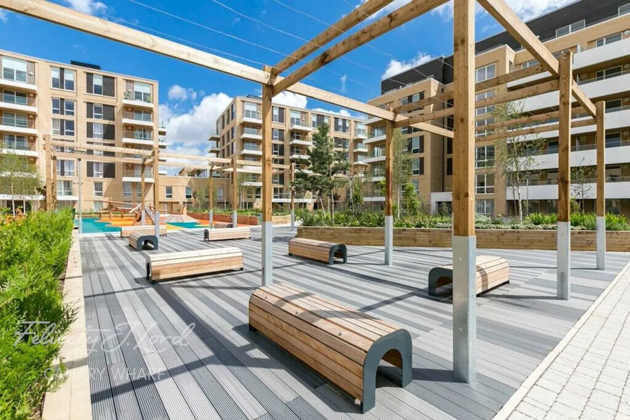 Terry Spinks Place, London, E16, photo 11