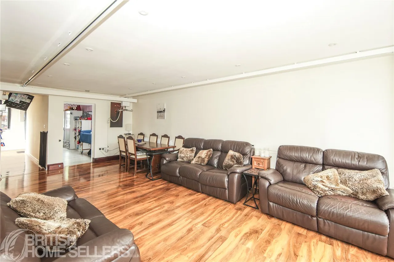 Chester Road, Castle Bromwich, B36, photo 3