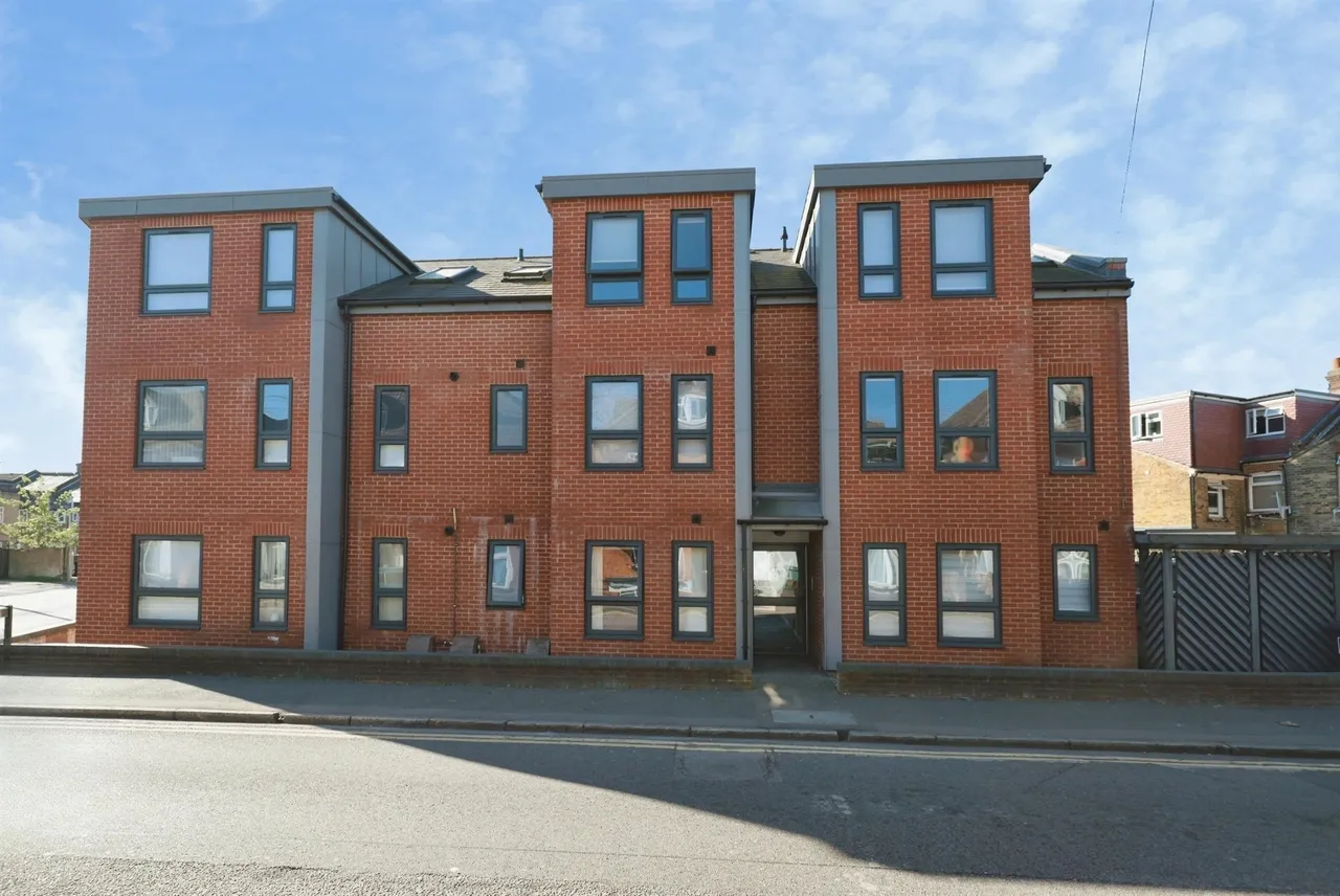 Marlborough Road, Watford, WD18, photo 14