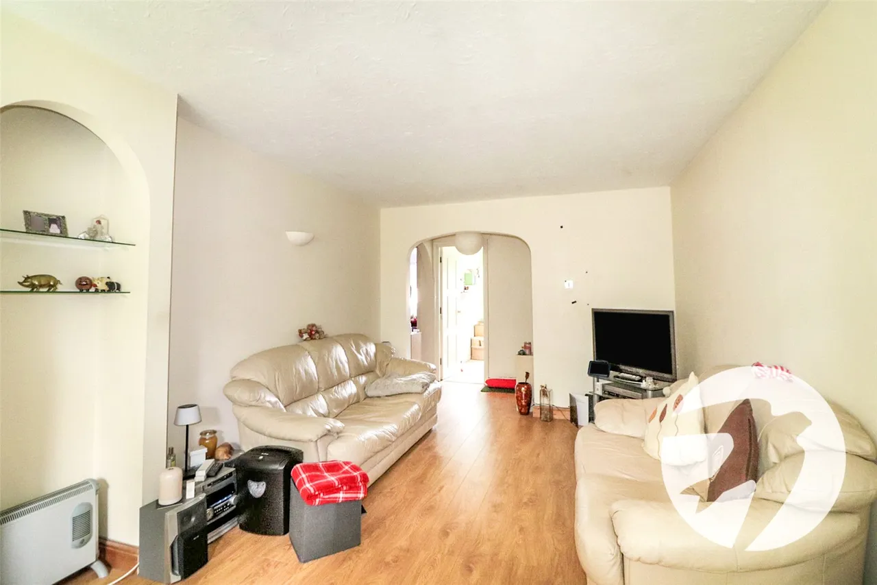 Cricketers Close, Erith, DA8, photo 4