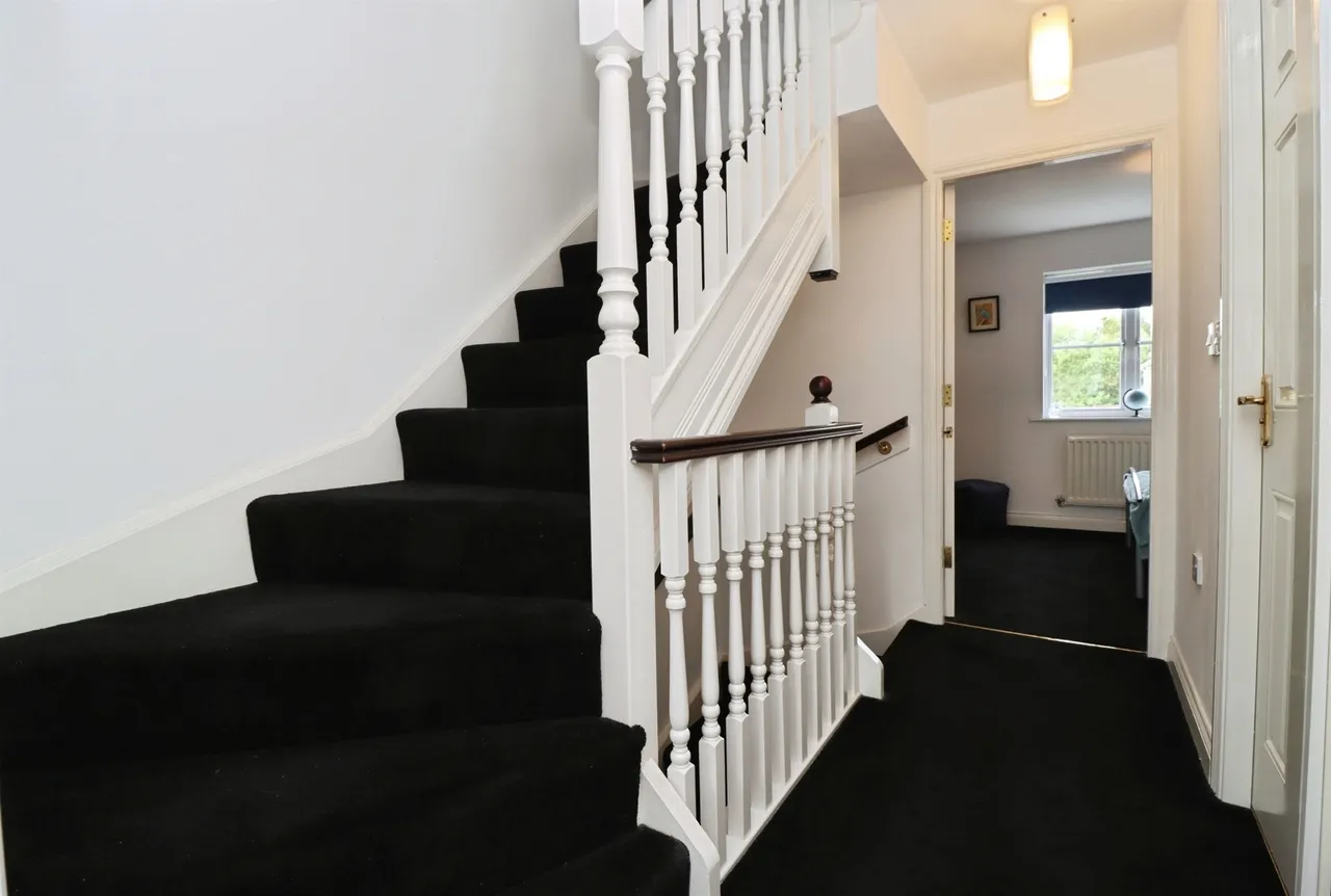Buttercup Close, Corby, NN18, photo 8