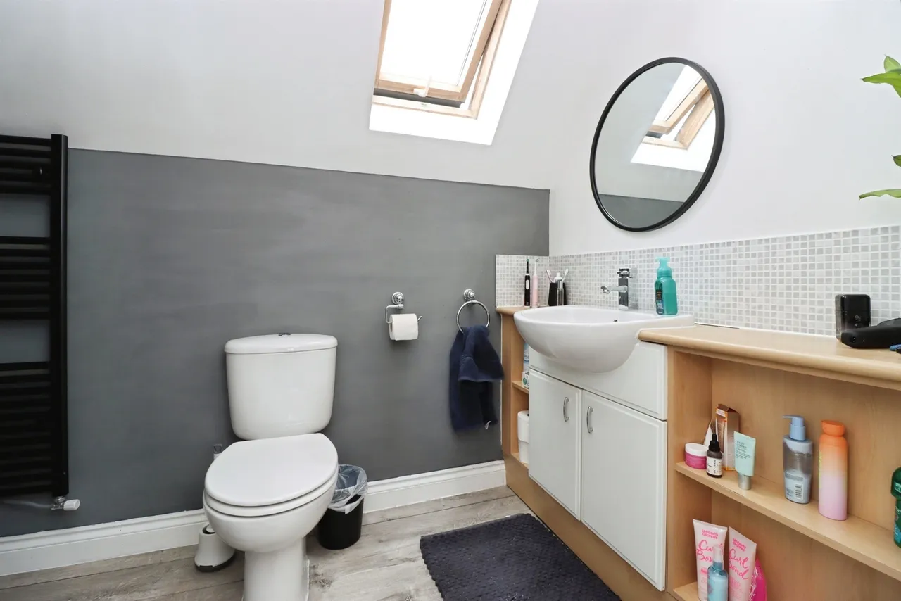 Buttercup Close, Corby, NN18, photo 16