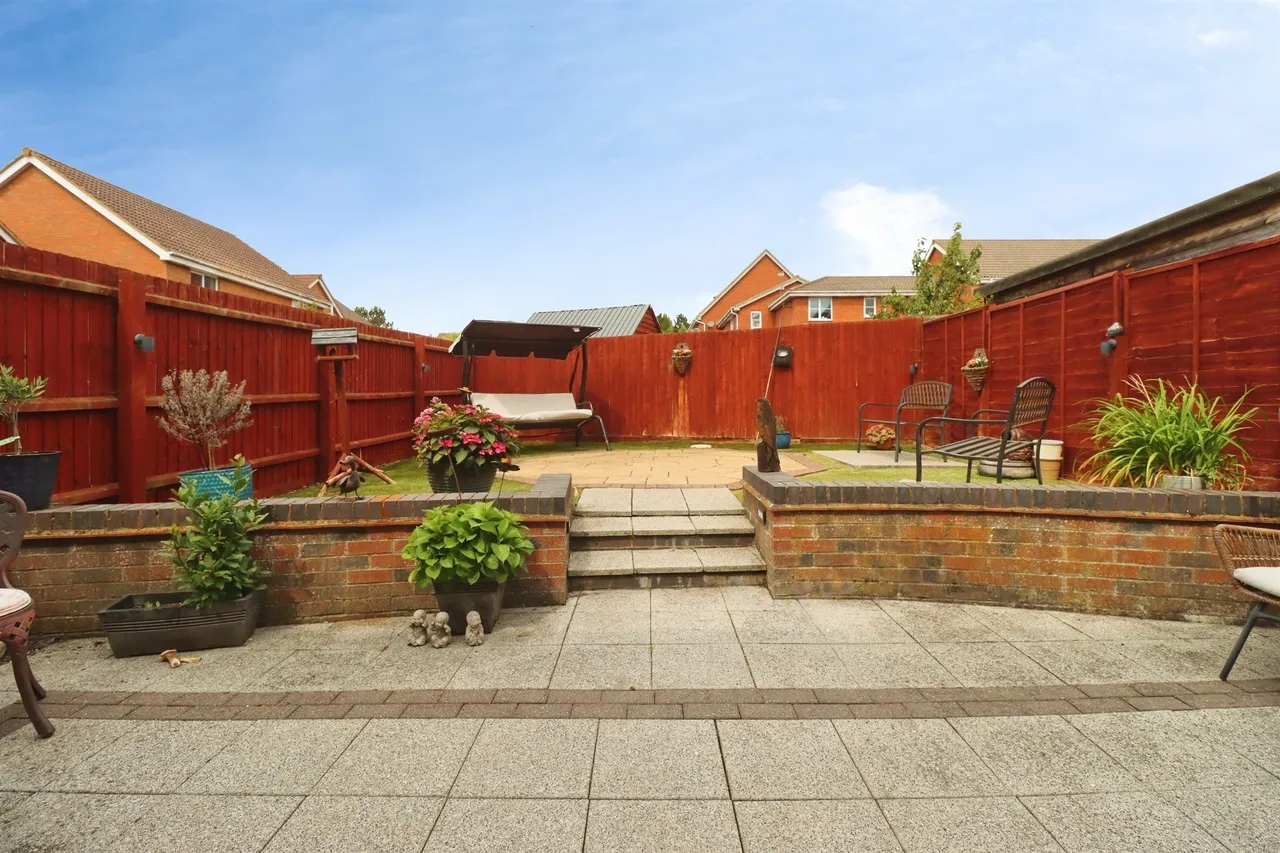 Buttercup Close, Corby, NN18, photo 20