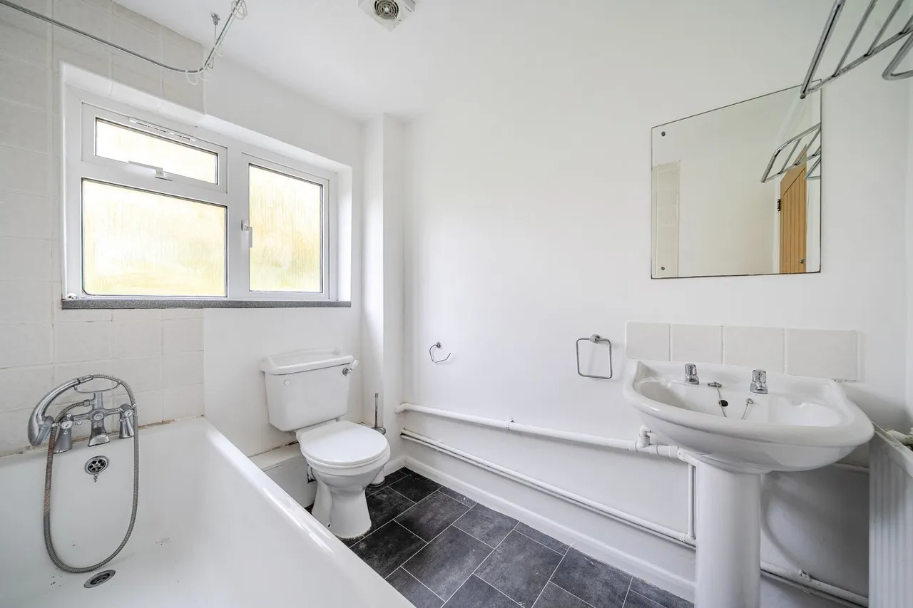 Church Lane, Rode, BA11, photo 8