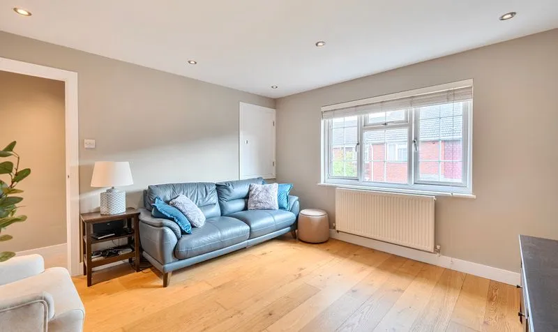 Delaporte Close, Epsom, KT17, photo 5