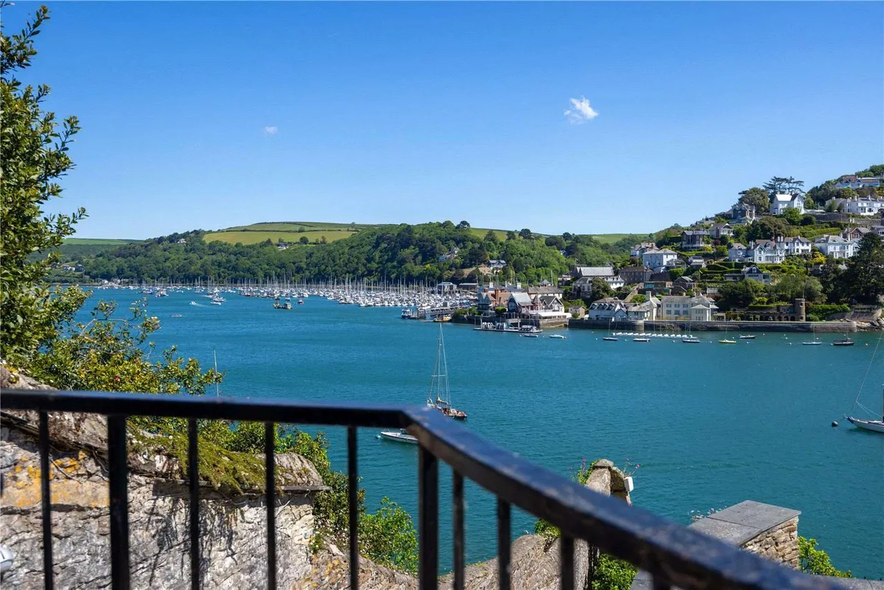 South Town, Dartmouth, Devon, TQ6 9BU, photo 2
