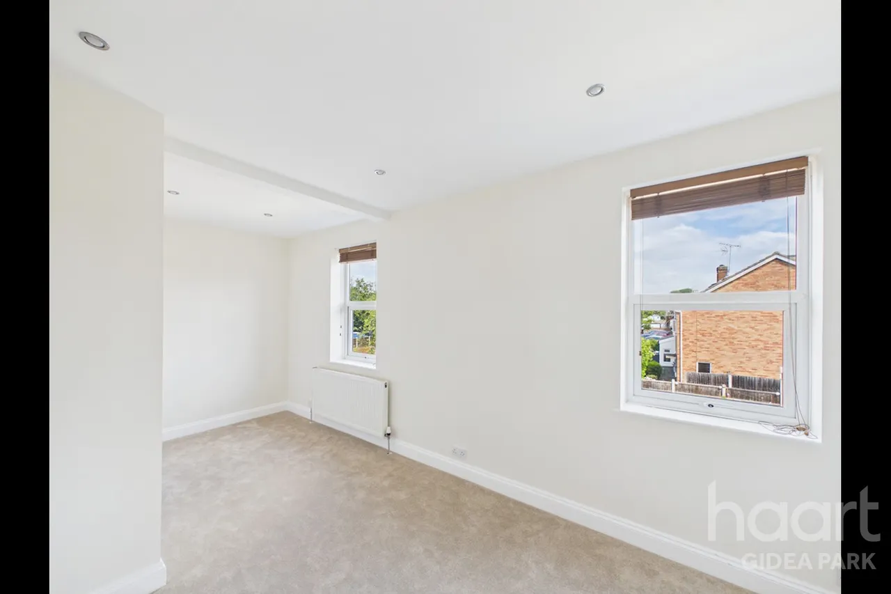 Homeleigh Apartment, Gidea Park, RM2, photo 7