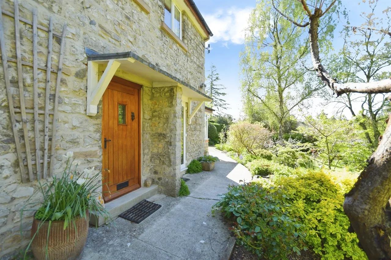 Baslow Road, Bakewell, photo 3