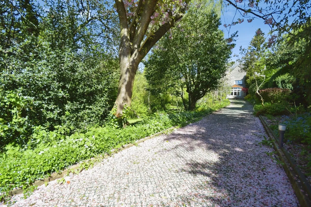 Baslow Road, Bakewell, photo 4